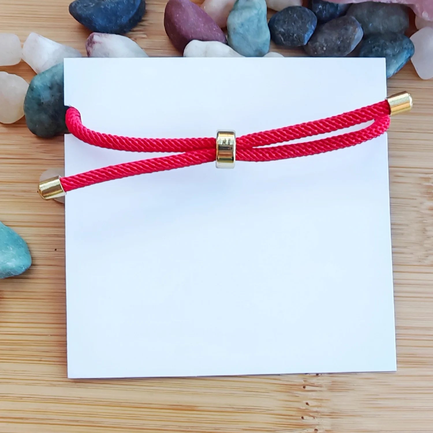 Pulsera roja San Benito - Protección y Fé