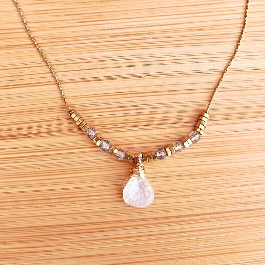 Collar Piedra Luna – Poder Femenino