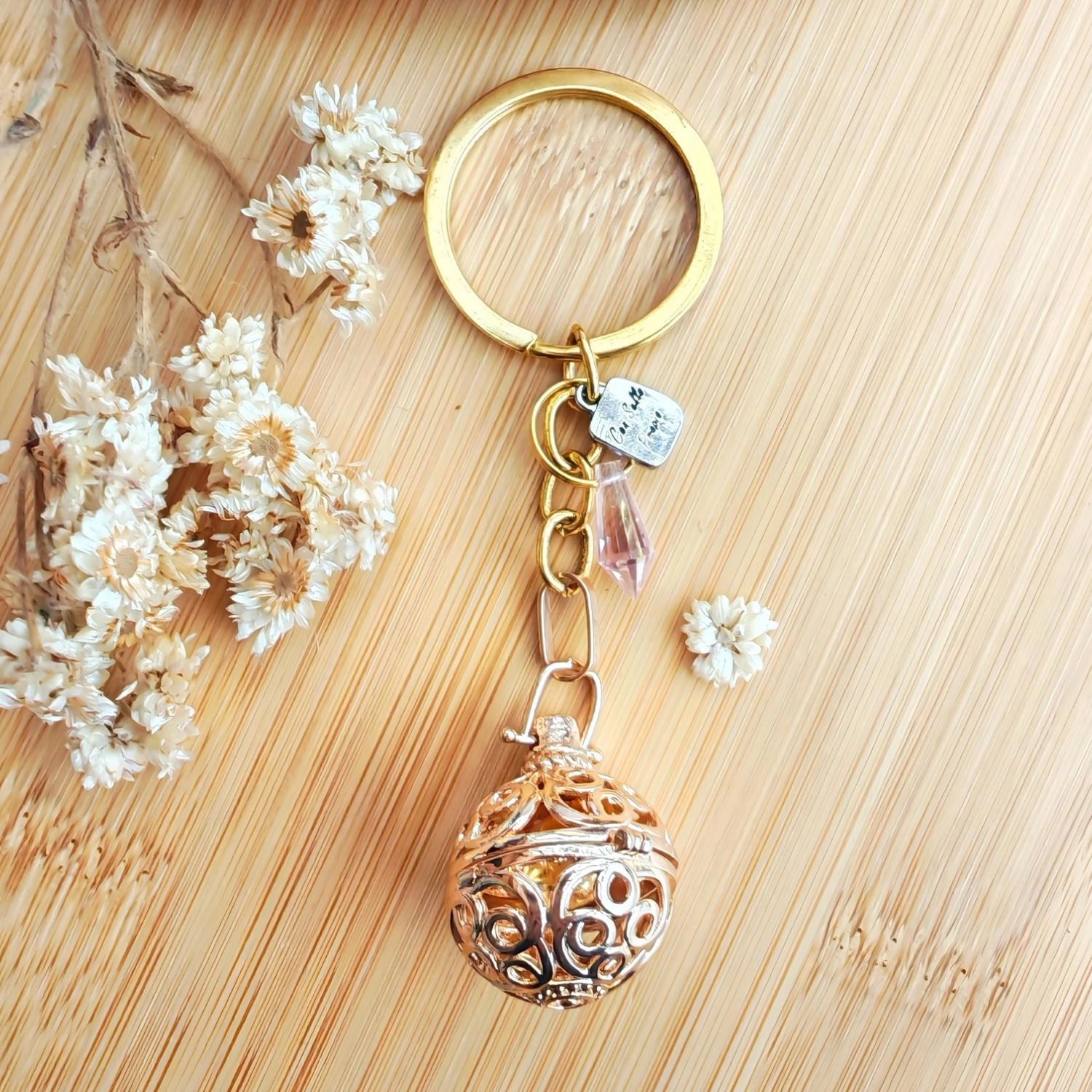 Llamador de Ángeles Esfera Dorado – Armonía, Protección y Sonido Suave | Mixtilo