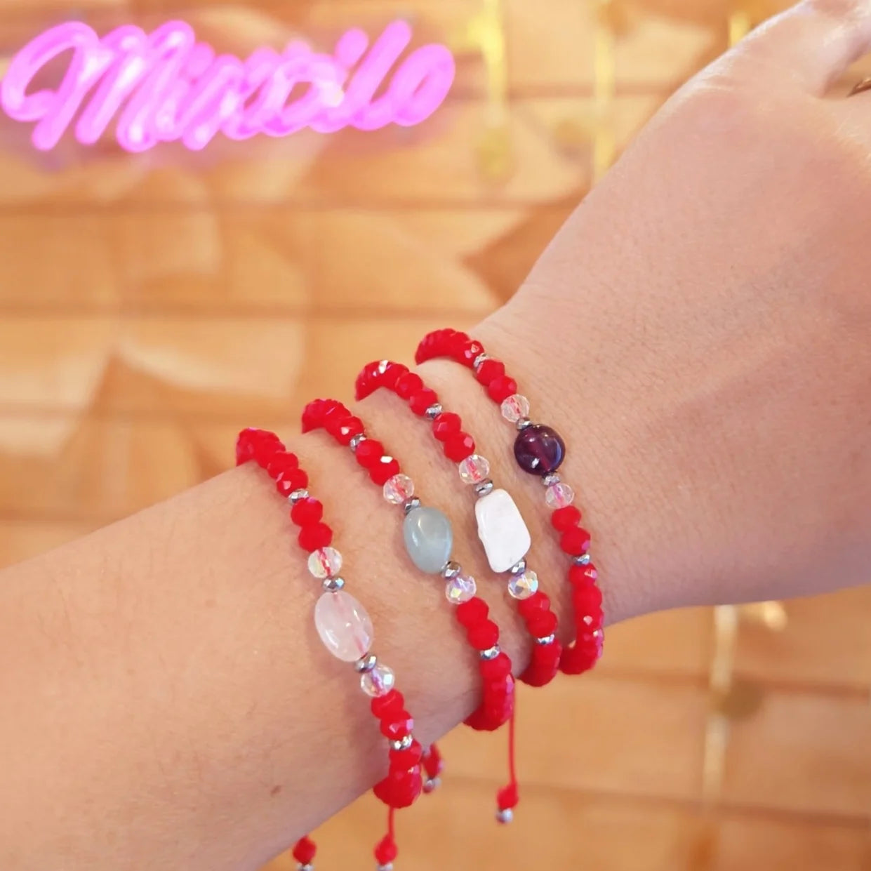Pulsera Roja Piedra Luna – Poder Femenino