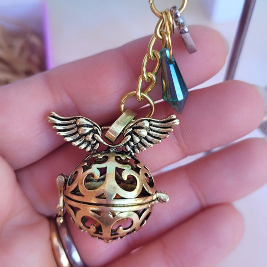 Llamador de ángeles alitas dorado